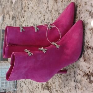 NEW Gianni Bini Dalton Barbie Pink Suede High Heeled Booties Crystal Bows SZ 9